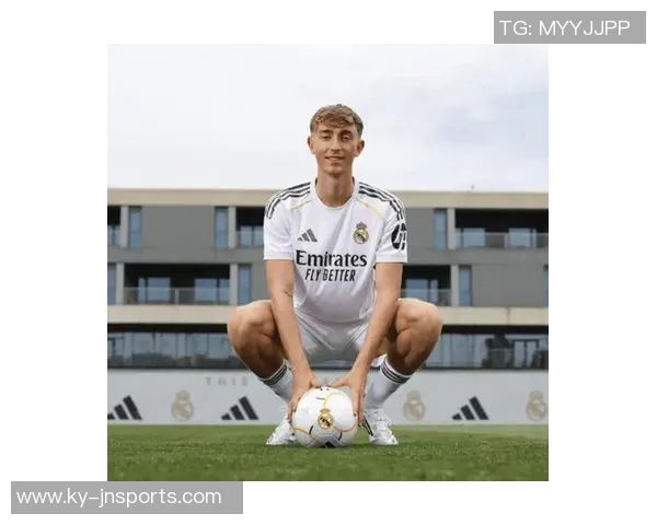 赫伊森以20岁223天的年龄成为西甲历史上最年轻进球后卫